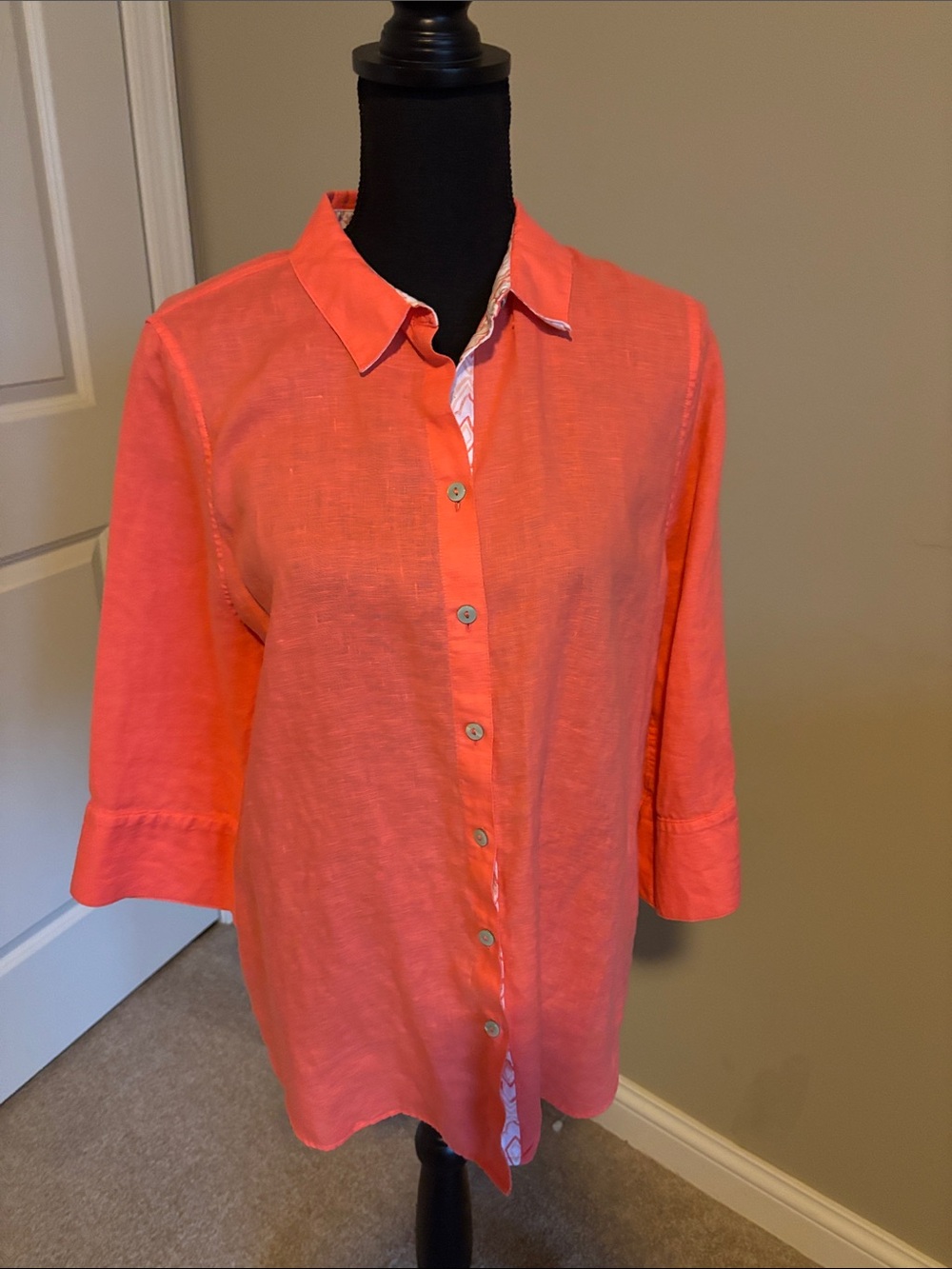Chico’s Coral Button-Up Linen Shirt with Patterned Placket No Iron.  Size 1.5/M - Picture 3 of 12